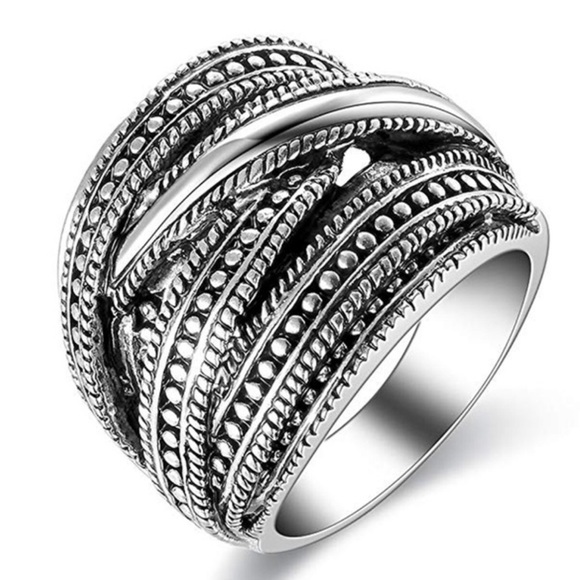 🌟SIZE 8 LEFT🌟CHUNKY STATEMENT RING - Picture 2 of 6